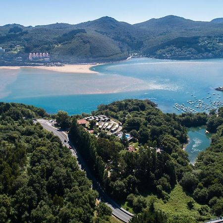 Bungalows Portuondo Parking Gratuito Мундака Экстерьер фото