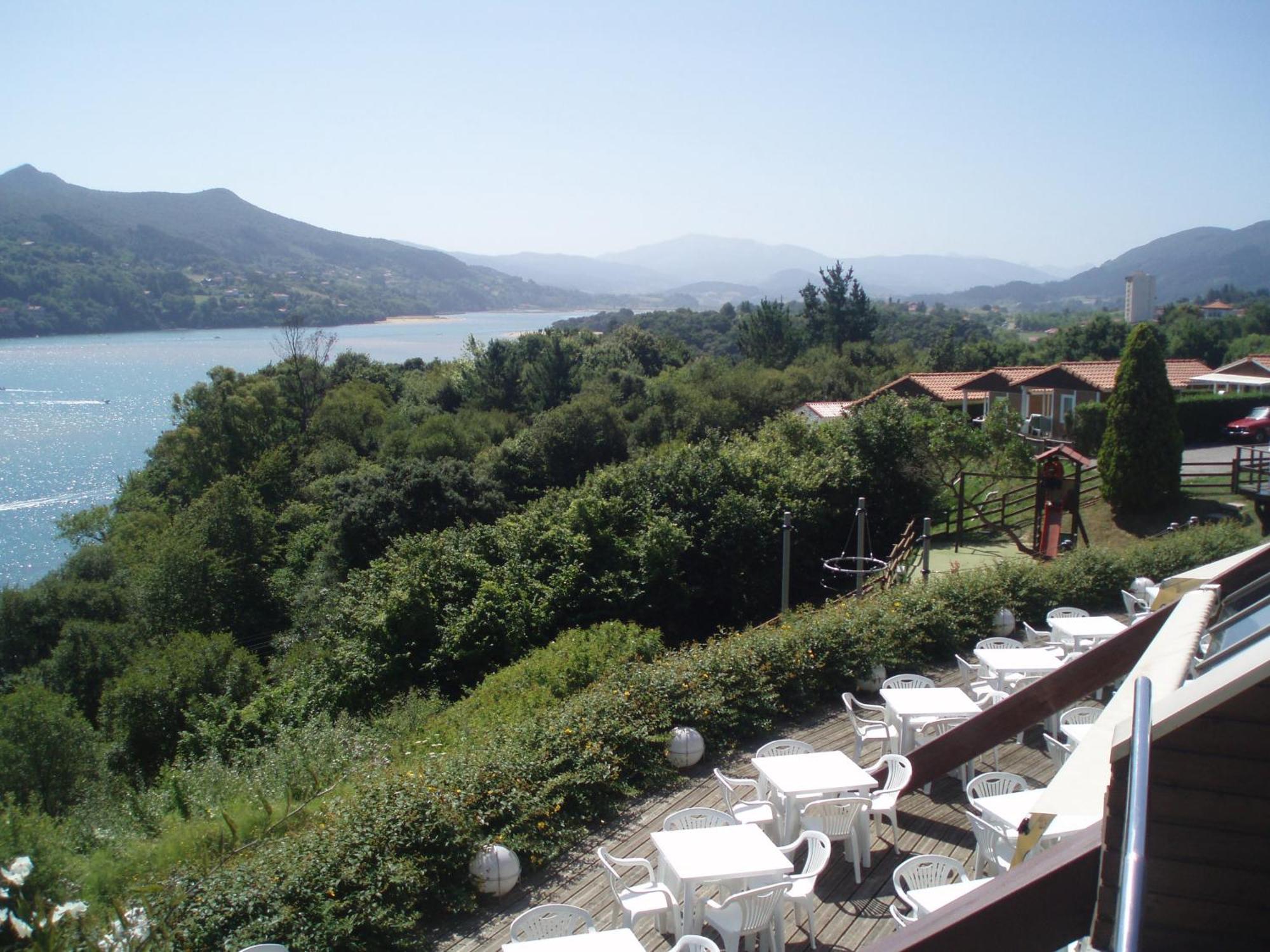 Bungalows Portuondo Parking Gratuito Мундака Экстерьер фото