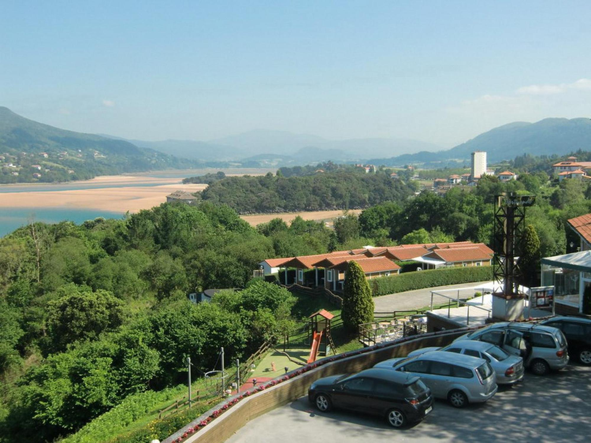 Bungalows Portuondo Parking Gratuito Мундака Экстерьер фото