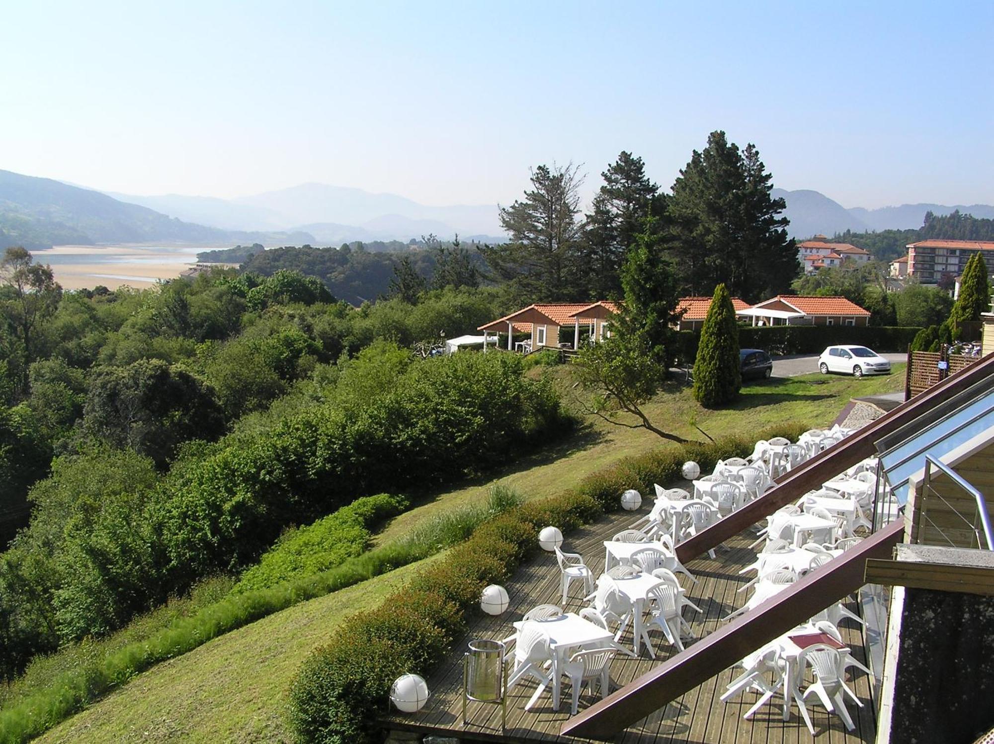 Bungalows Portuondo Parking Gratuito Мундака Экстерьер фото