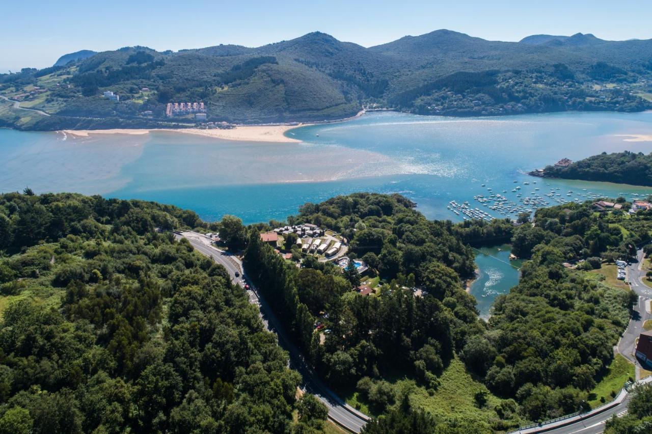 Bungalows Portuondo Parking Gratuito Мундака Экстерьер фото